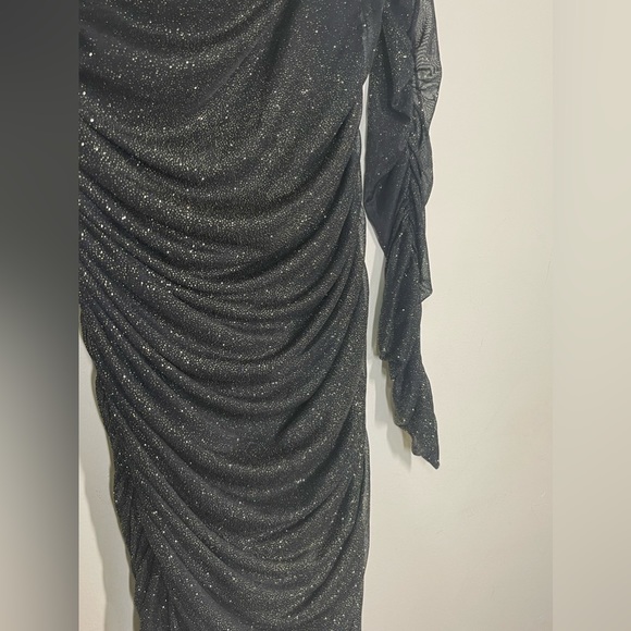 OH Polly body-con dress - Picture 3 of 6